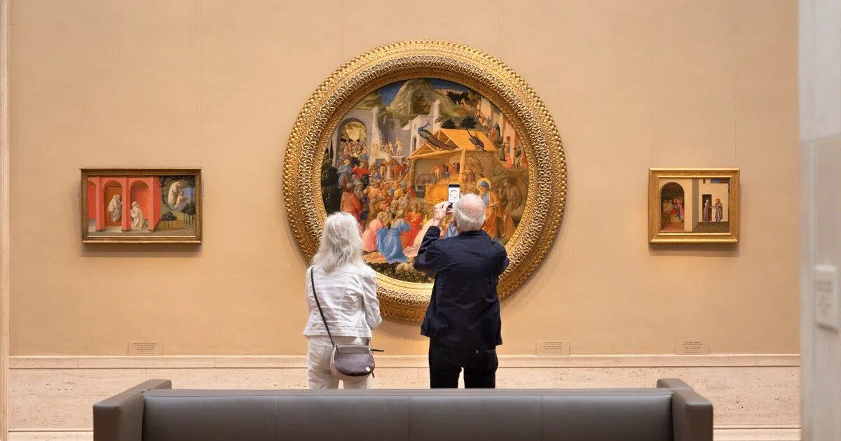 Walking the National Gallery of Art in Washington